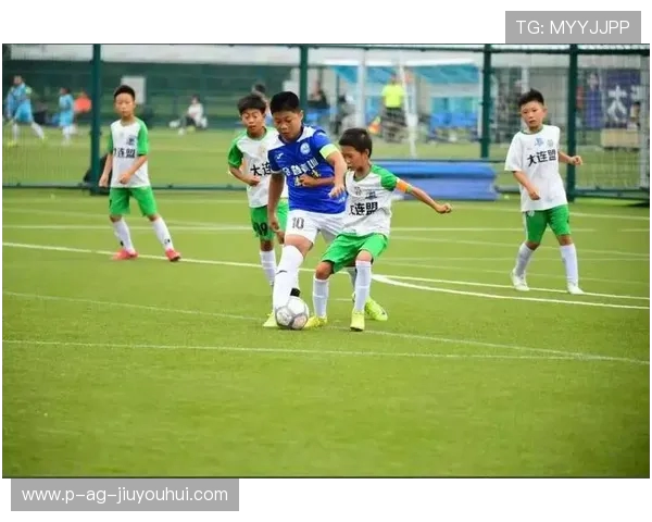 大连足球争冠形势严峻 队员状态与对手竞争成为关键因素